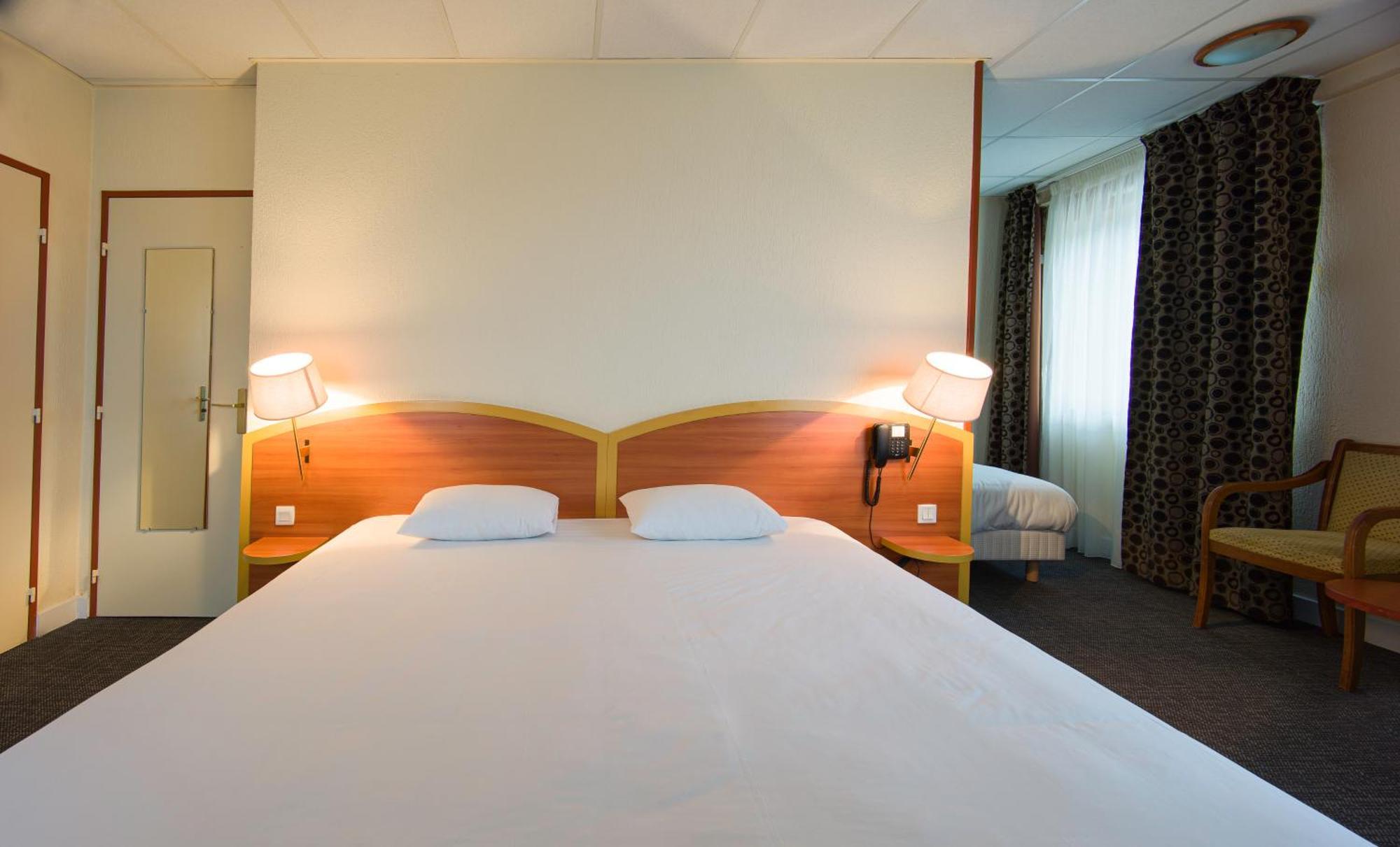 Kyriad Hotel Lamballe Exterior foto